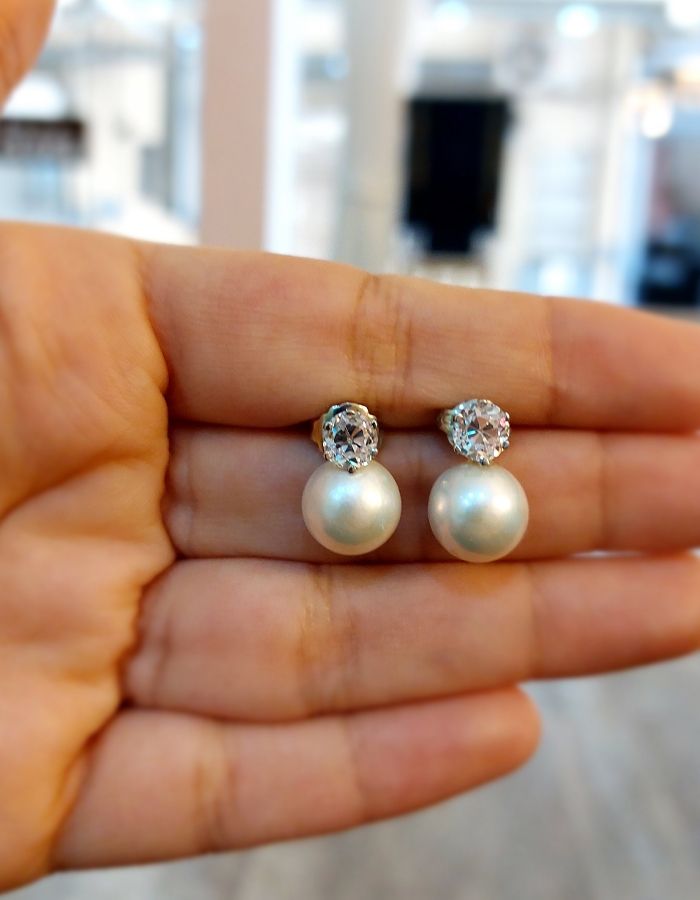 Antique pearl earring,