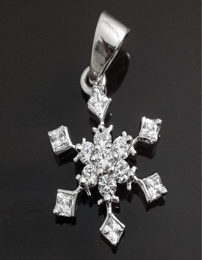 Snowflake brooch