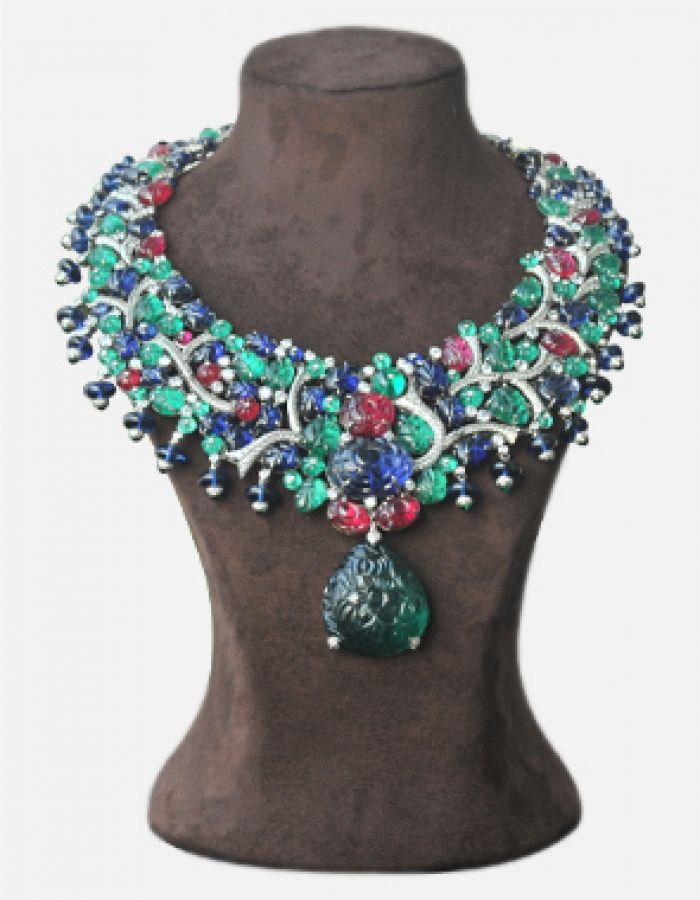 emerald stone necklace