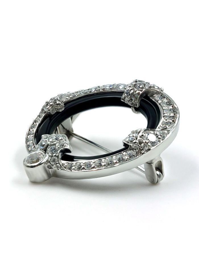 onyx black round pin