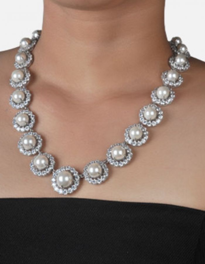 vintage pearl necklace