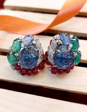 emerald earrings stud