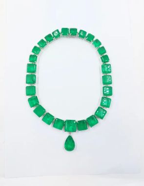 Golden Globe inspired emerald necklace