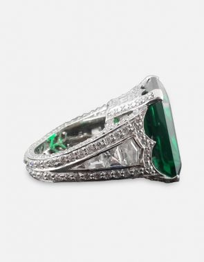 emerald engagement rings